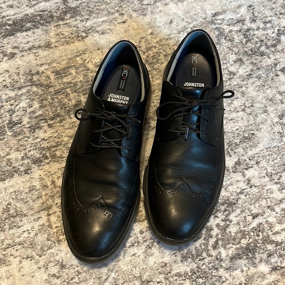 Men’s Johnston & Murphy Black dress shoes, size 10.5